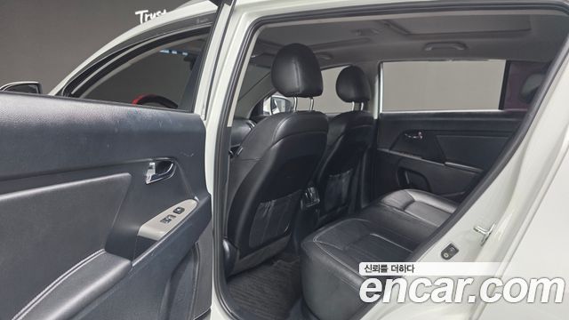 Kia Sportage 2016 — photo 17
