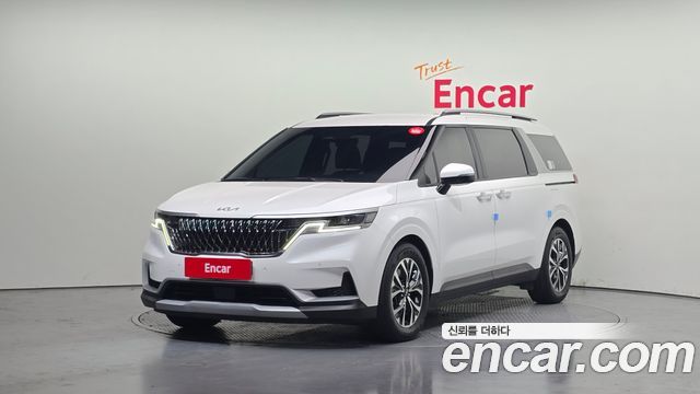 Kia Canival 2023 — photo 1