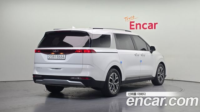 Kia Canival 2023 — photo 2