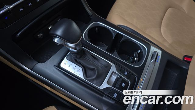 Kia Canival 2023 — photo 9