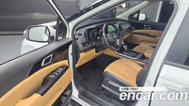 Kia Canival 2023 — photo 10