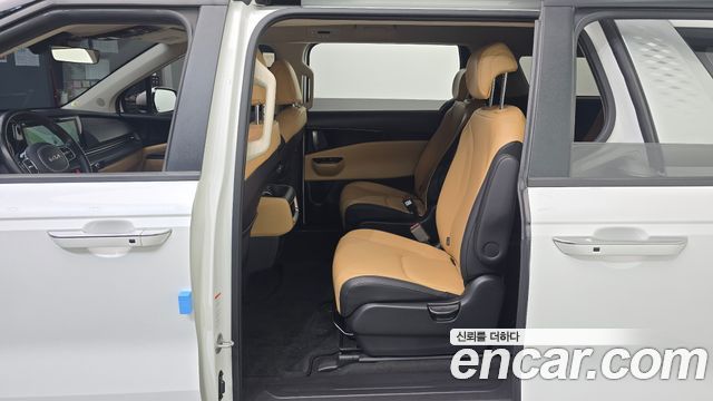 Kia Canival 2023 — photo 11