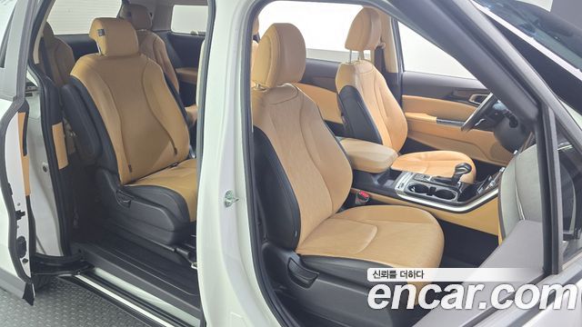 Kia Canival 2023 — photo 12