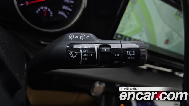 Kia Canival 2023 — photo 17
