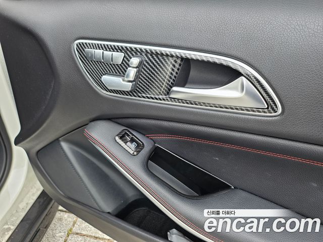 Mercedes-Benz GLA-Class 2016 — photo 14