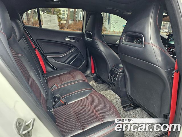 Mercedes-Benz GLA-Class 2016 — photo 15