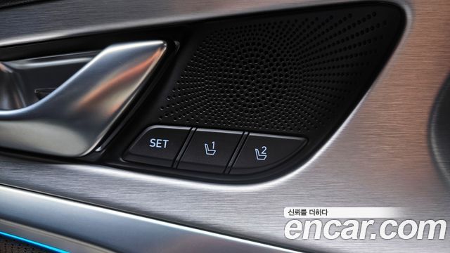 Genesis G70 2018 — photo 18