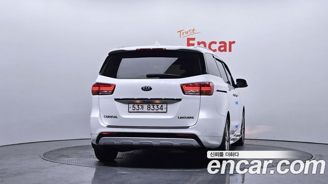 Kia Canival 2018 — photo 4