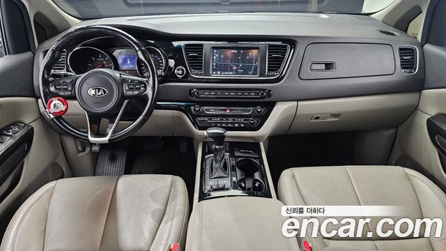 Kia Canival 2018 — photo 7