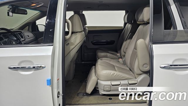 Kia Canival 2018 — photo 12