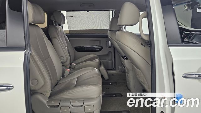Kia Canival 2018 — photo 13