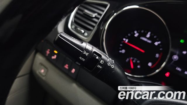 Kia Canival 2018 — photo 18
