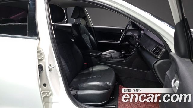 Kia K5 2016 — photo 10