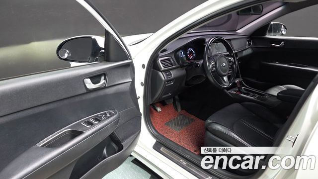 Kia K5 2016 — photo 11