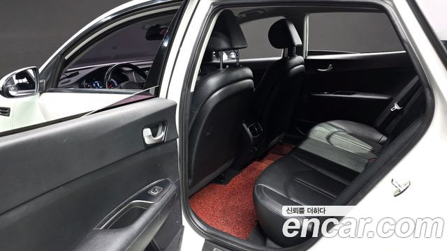 Kia K5 2016 — photo 12