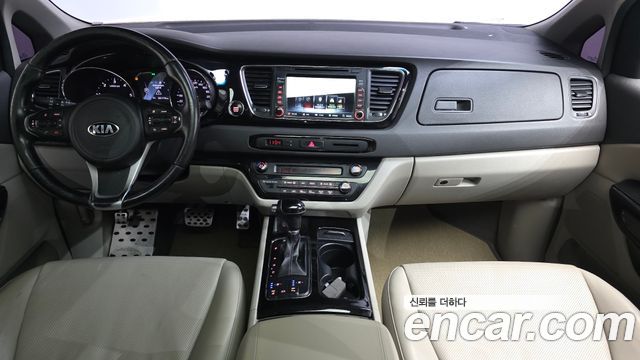 Kia Canival 2016 — photo 7