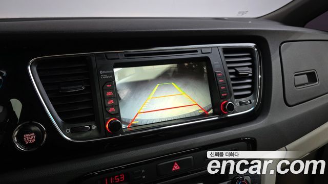 Kia Canival 2016 — photo 16
