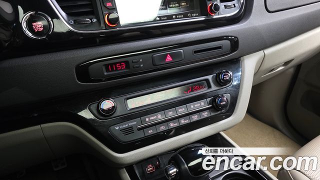 Kia Canival 2016 — photo 17