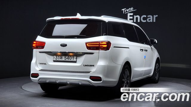 Kia Canival 2019 — photo 2