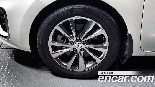 Kia Canival 2019 — photo 5