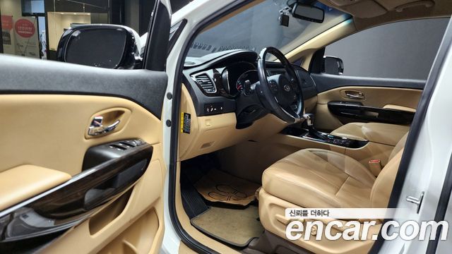 Kia Canival 2019 — photo 11