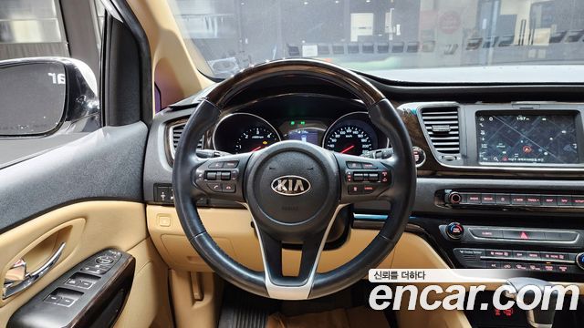 Kia Canival 2019 — photo 14