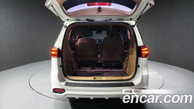 Kia Canival 2019 — photo 20