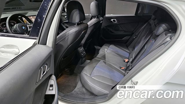 BMW 1-Series 2024 — photo 12