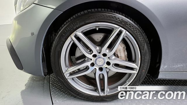 Mercedes-Benz E-Class 2017 — photo 5