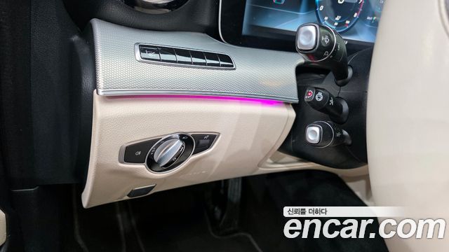 Mercedes-Benz E-Class 2017 — photo 16