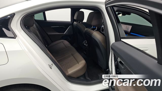 BMW 5-Series 2025 — photo 11