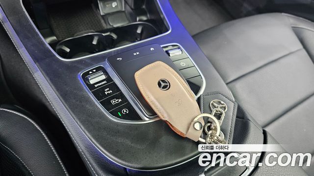 Mercedes-Benz E-Class 2022 — photo 9