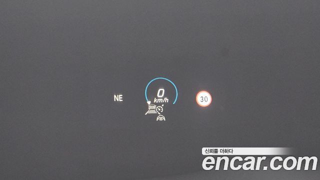 Mercedes-Benz E-Class 2022 — photo 14