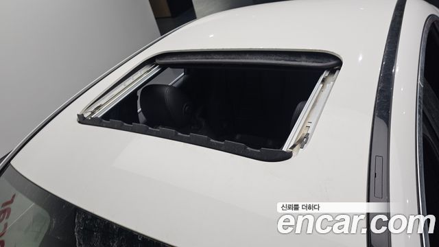 Mercedes-Benz E-Class 2022 — photo 19