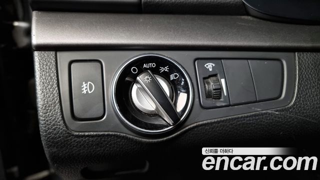 Hyundai i40 2012 — photo 19