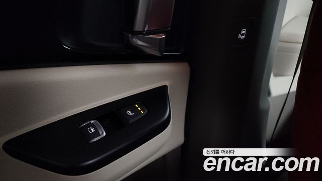 Kia Canival 2021 — photo 18