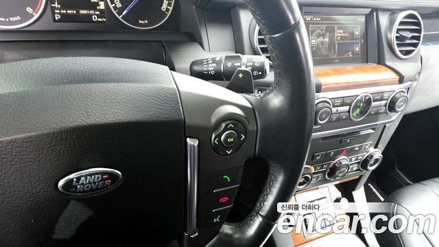 Land Rover Discovery 2016 — photo 17