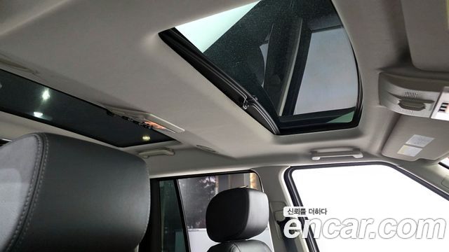 Land Rover Discovery 2016 — photo 18