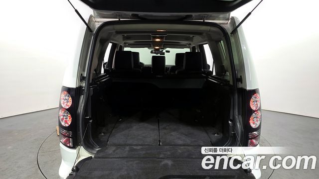 Land Rover Discovery 2016 — photo 20