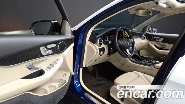 Mercedes-Benz GLC-Class 2018 — photo 11