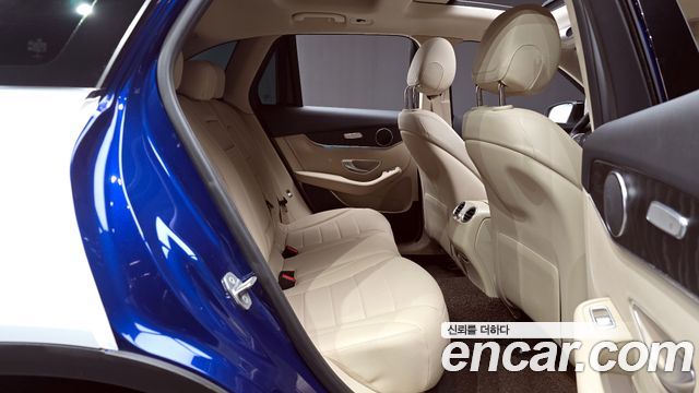Mercedes-Benz GLC-Class 2018 — photo 12