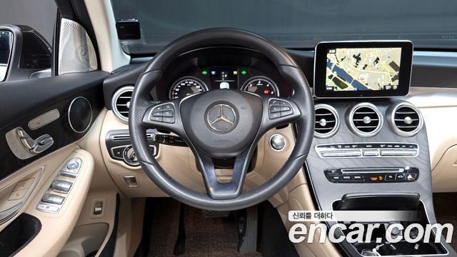 Mercedes-Benz GLC-Class 2018 — photo 13