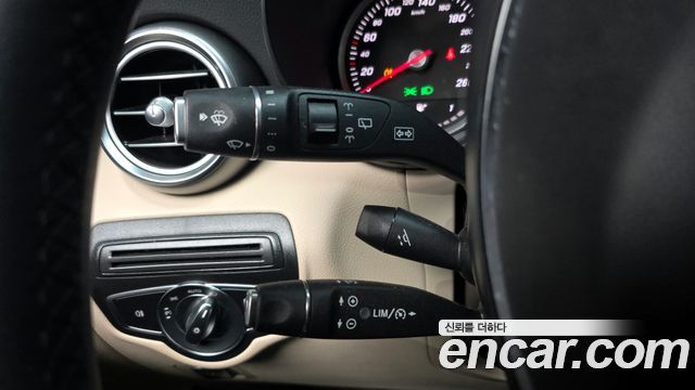Mercedes-Benz GLC-Class 2018 — photo 18