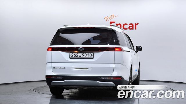 Kia Canival 2021 — photo 4