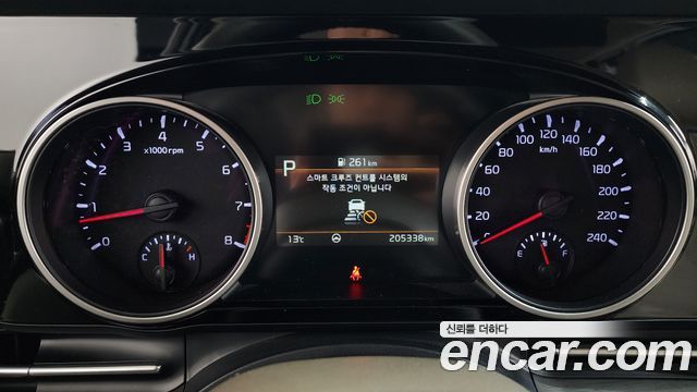 Kia Canival 2021 — photo 8