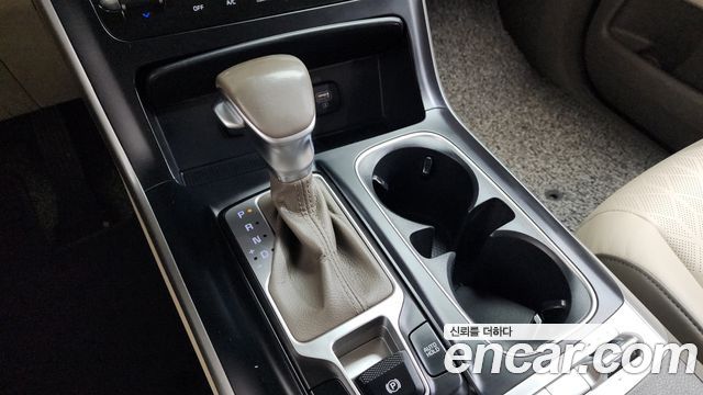 Kia Canival 2021 — photo 9