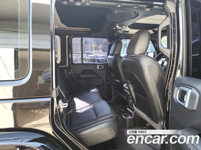 Jeep Wrangler 2021 — photo 6