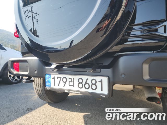 Jeep Wrangler 2021 — photo 9