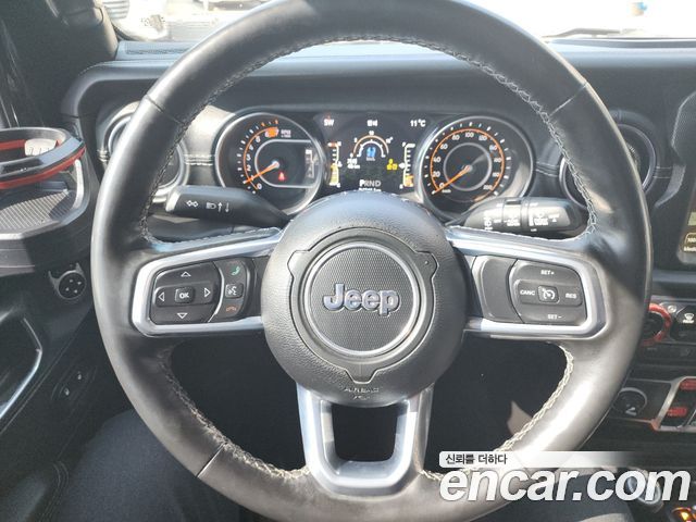 Jeep Wrangler 2021 — photo 14