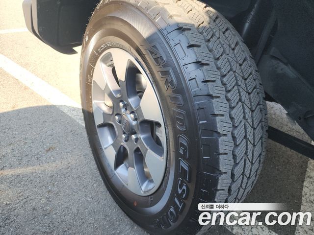Jeep Wrangler 2021 — photo 16